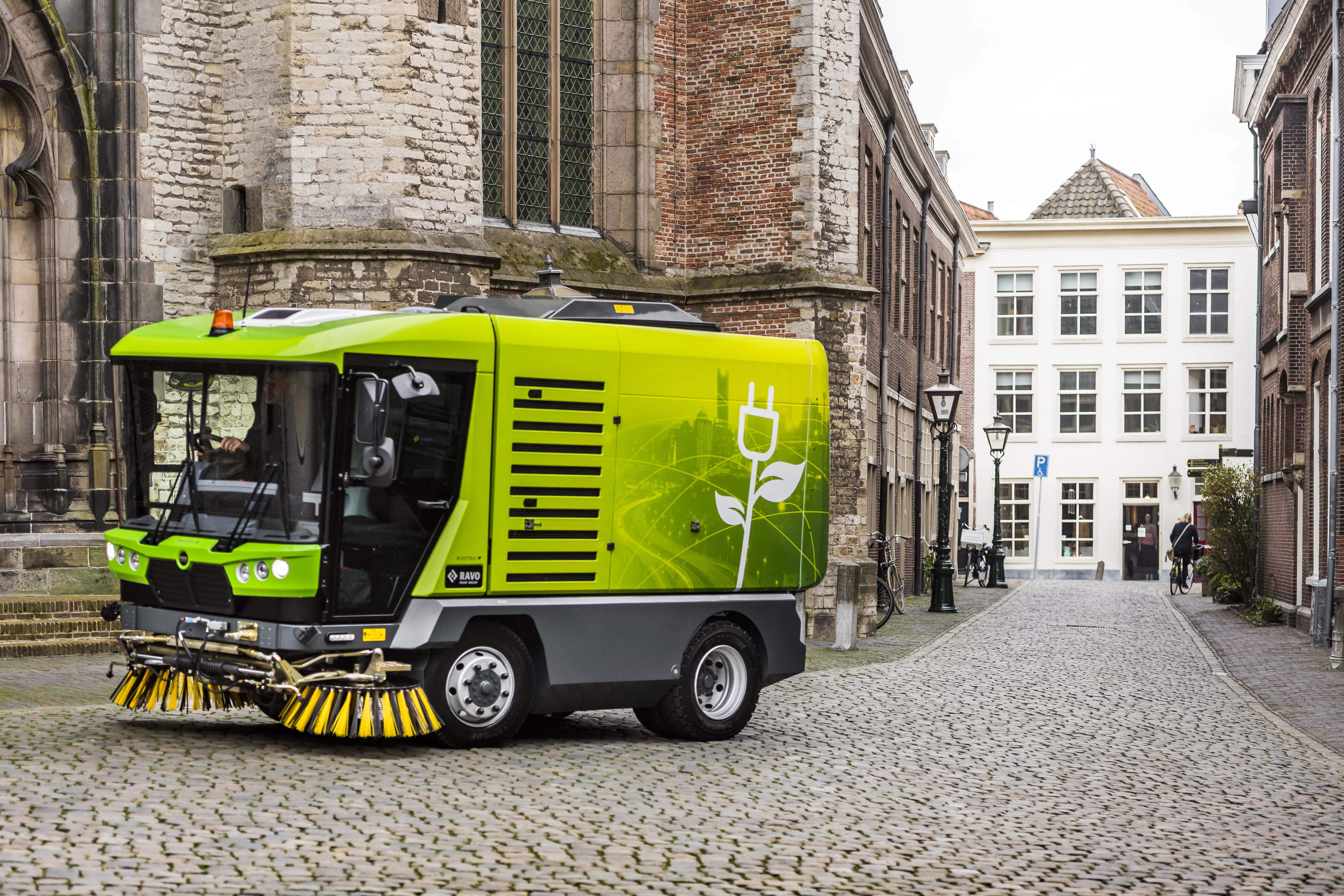 5 eSeries (100% Electric)